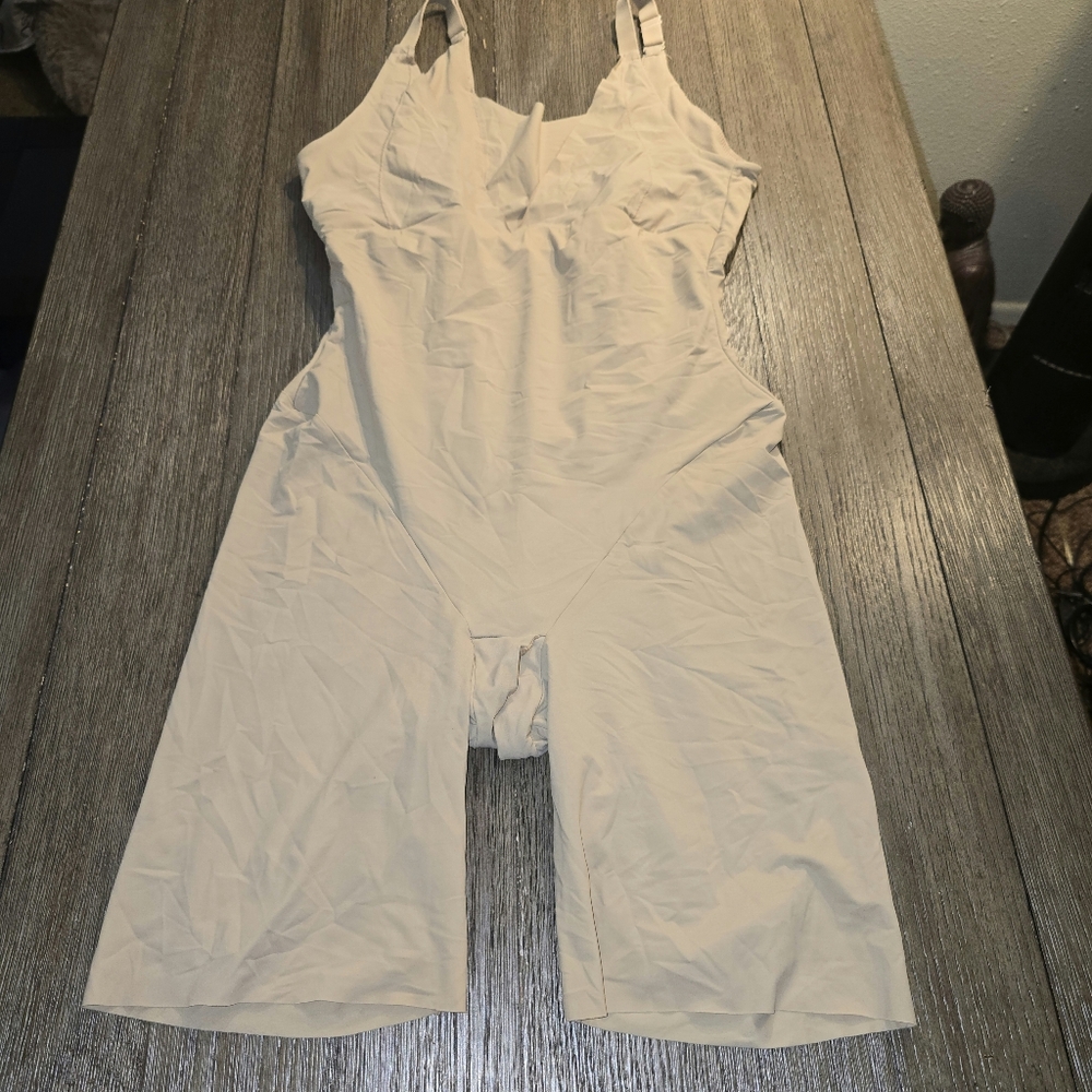 Maidenform Sz. Xlarge Full Body Shapewear